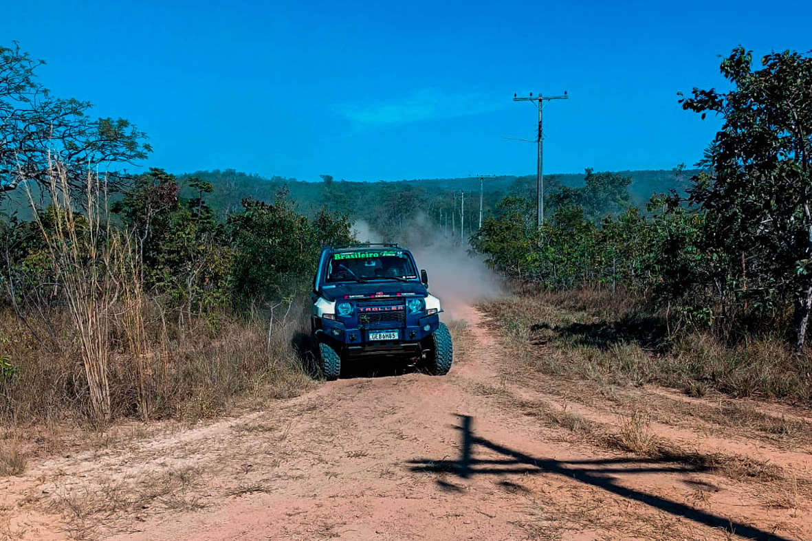 Troller em prova de rally regularidade 4x4 em Caldas Novas (GO), Rally do Cerrado 2025